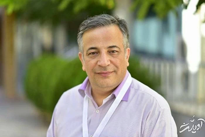 خسرو سینا کارگردان کشورمان متولد 31 تیر است خسرو سینا